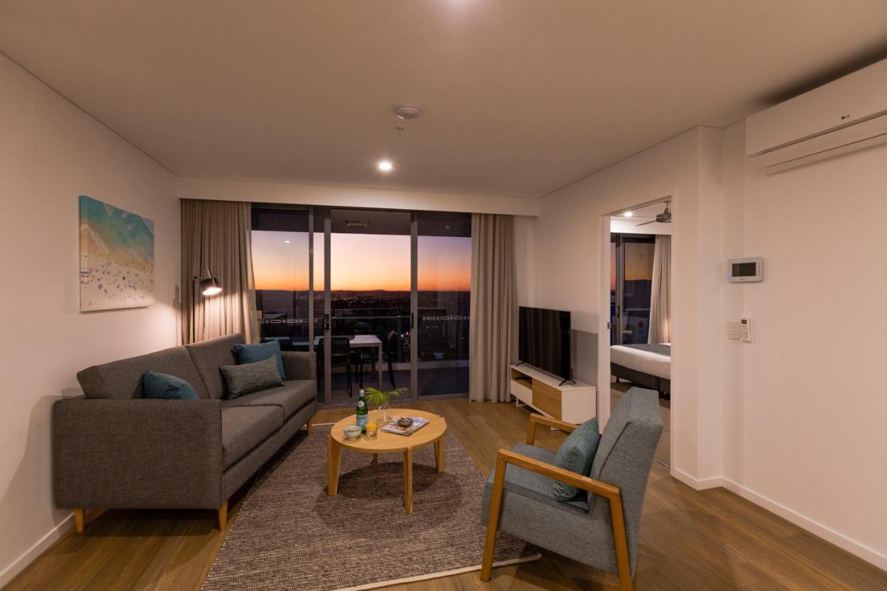 Sky Broadwater Apartments Southport Exterior photo
