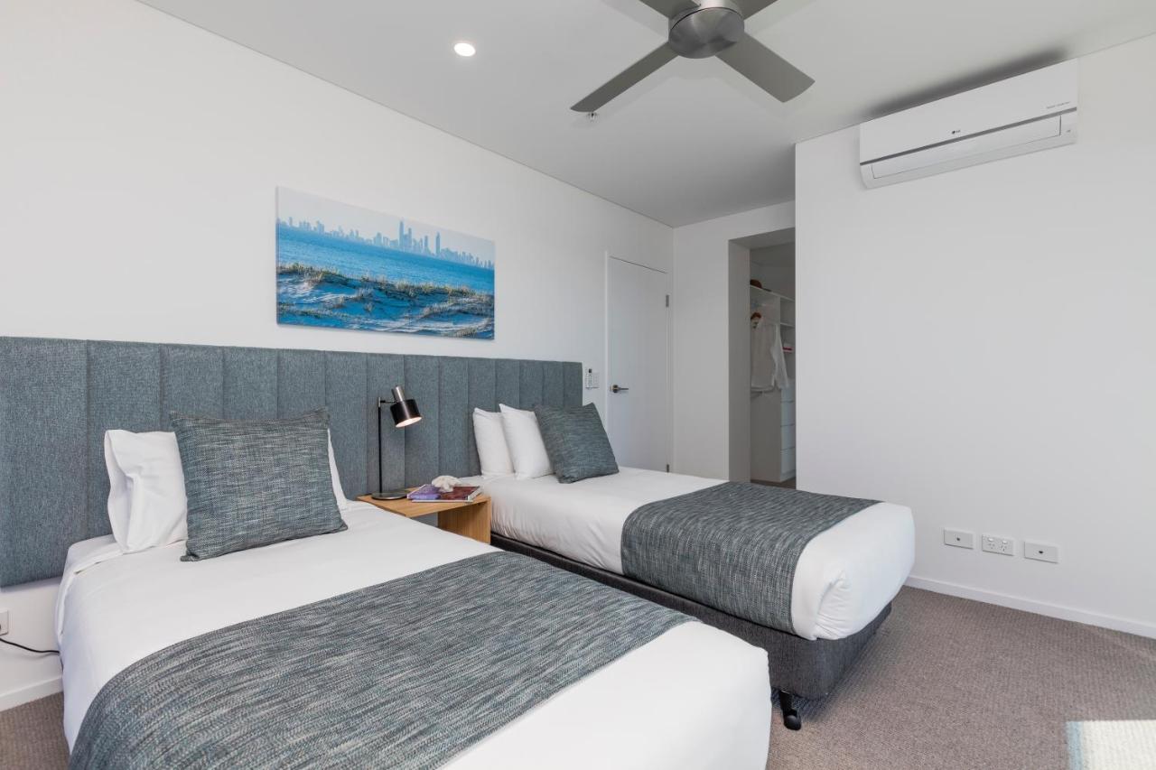 Sky Broadwater Apartments Southport Exterior photo